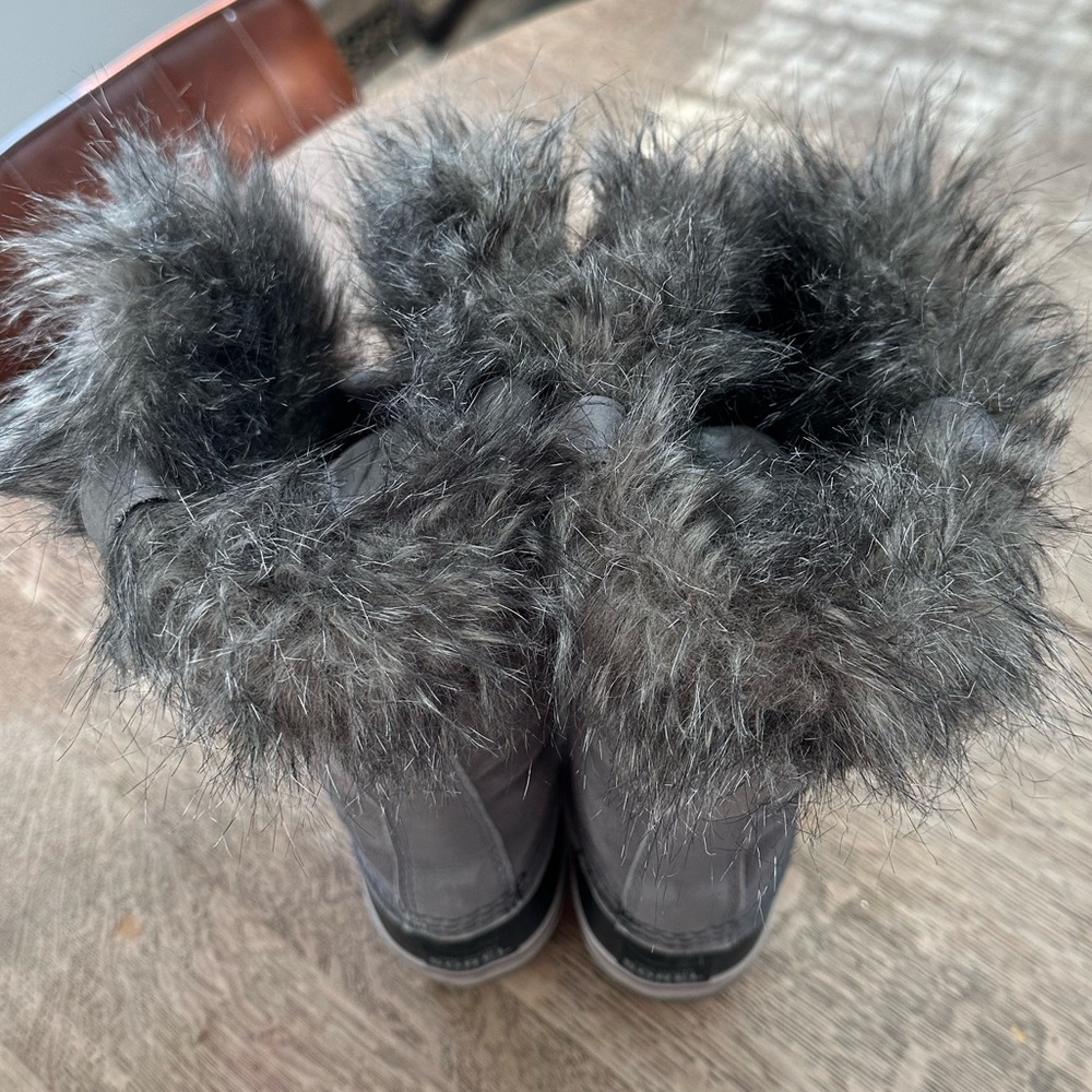 Sorel Joan of Artic Suede Winter Insulated Fur boots Gray Black size 7.5 - Picture 9 of 16
